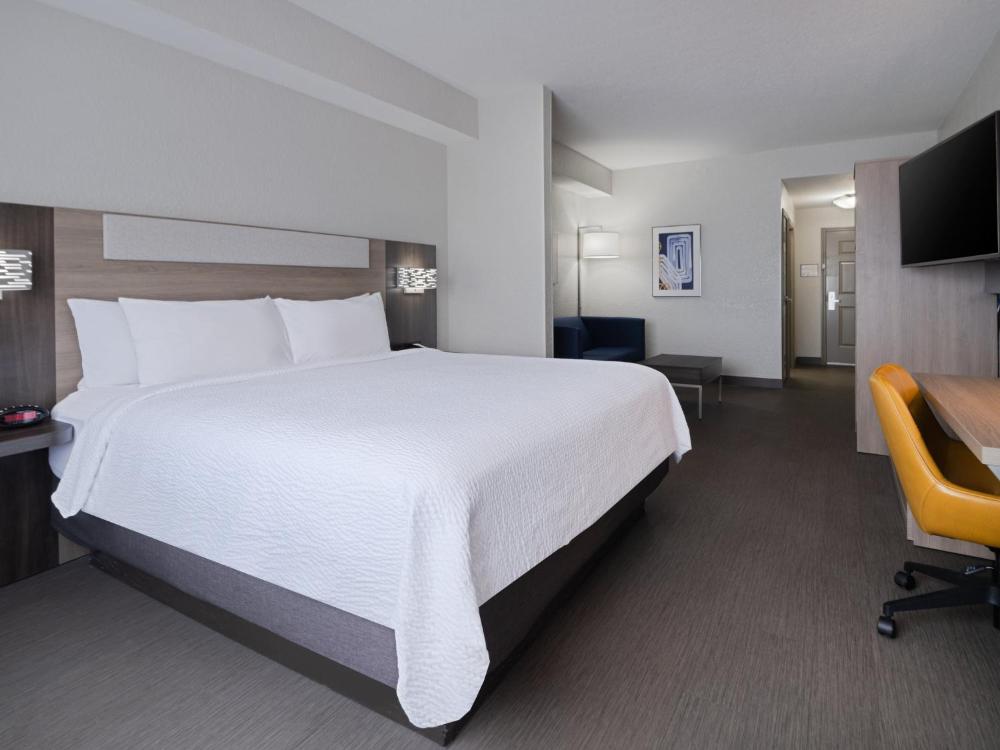 Standard King Room interior